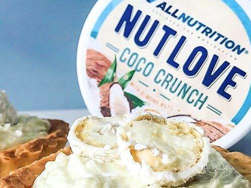 Nutlove Coco Crunch to czysta przyjemność dla podniebienia. Krem kokosowy z dodatkiem chrupiących migdałów