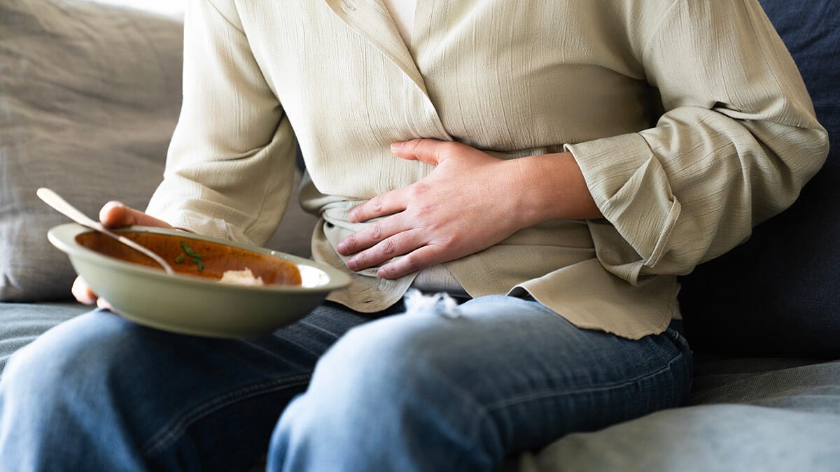 b&oacute;l brzucha po jedzeniu