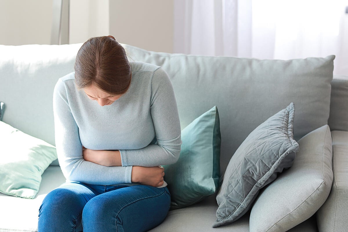 b&oacute;l brzucha ż&oacute;łć