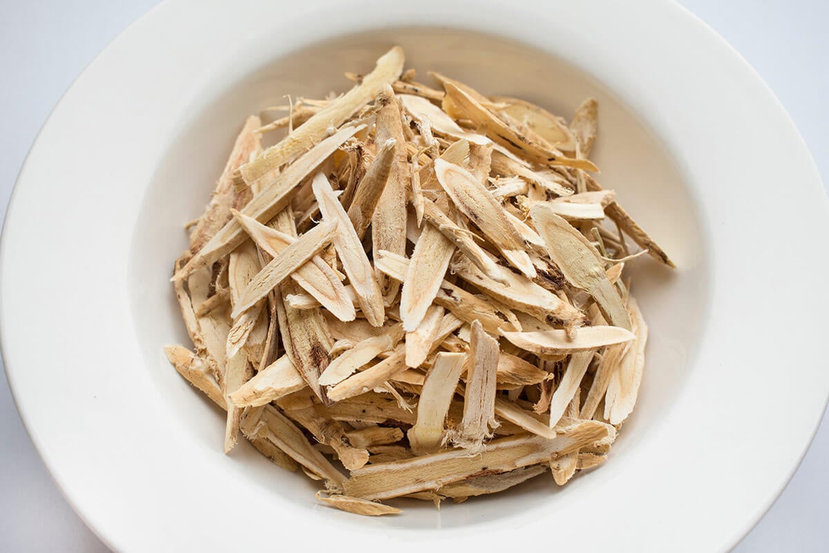 korzeń targanka w misce