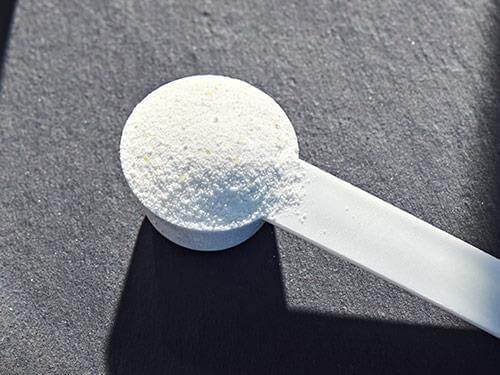 BCAA przed czy po treningu? Kiedy brać BCAA