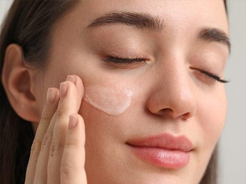 Jak wybrać dobry krem z kolagenem do twarzy?