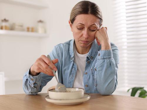 Niedobór białka w diecie - przyczyny, objawy