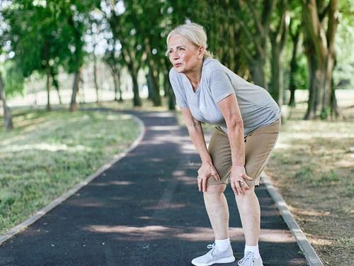 Sarkopenia – co to jest? Objawy, ćwiczenia, przyczyny