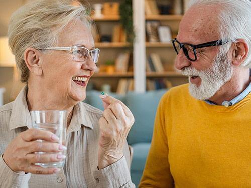 Jakie witaminy zażywać po 70 roku życia?