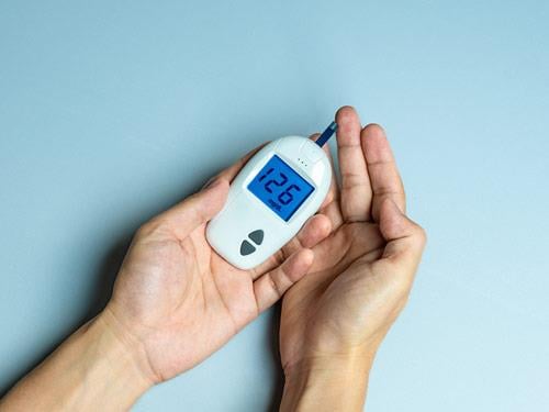 Hiperglikemia – objawy, przyczyny zbyt wysokiego cukru